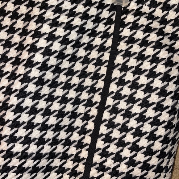 White House Black Market Houndstooth skirt - Picture 2 of 5
